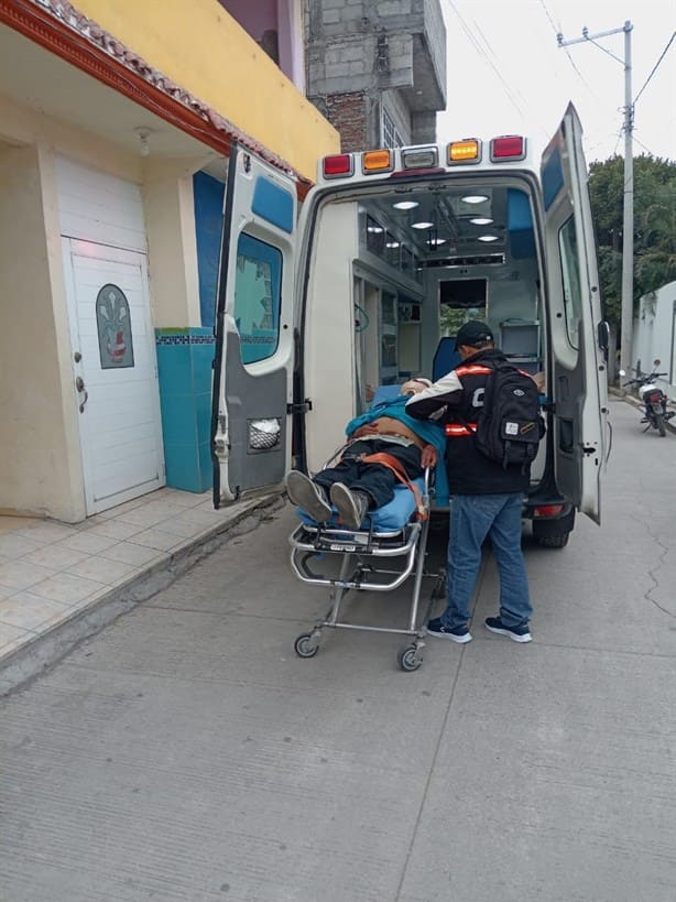 Tortillero de Paso de Ovejas termina hospitalizado luego de impactar con una camioneta