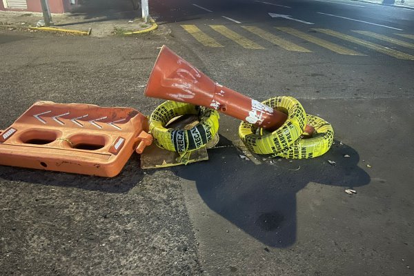 Agujero tapado con llantas en Ignacio de la Llave, Veracruz