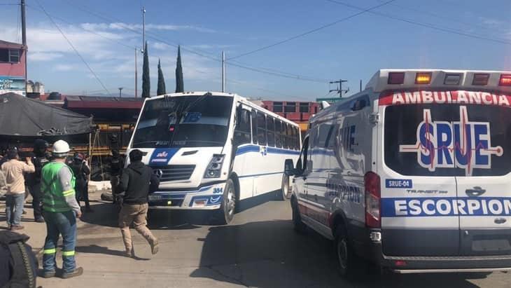 Se registra choque entre locomotora y autobús ATB en la colonia Rafael Lucio de Xalapa