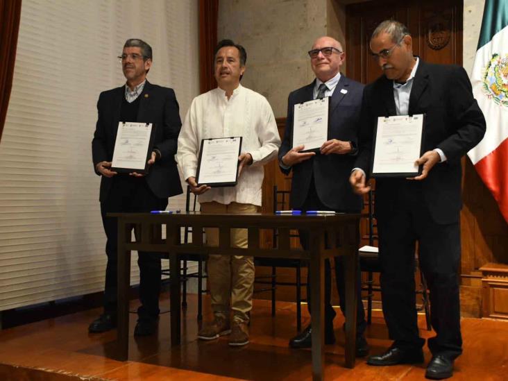 Gobierno de Veracruz y CNH firman convenio ante inversión por 15 mmdd