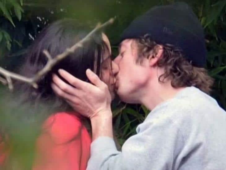 ¡Otra vez! Captan a Rosalía y Jeremy Allen White besándose en Los Ángeles