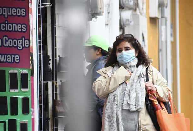 Habitantes de Xalapa retoman el uso de cubrebocas para prevenir covid-19