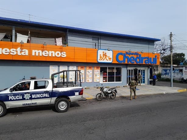 Asaltan tienda Super Chedraui en el Centro de Veracruz