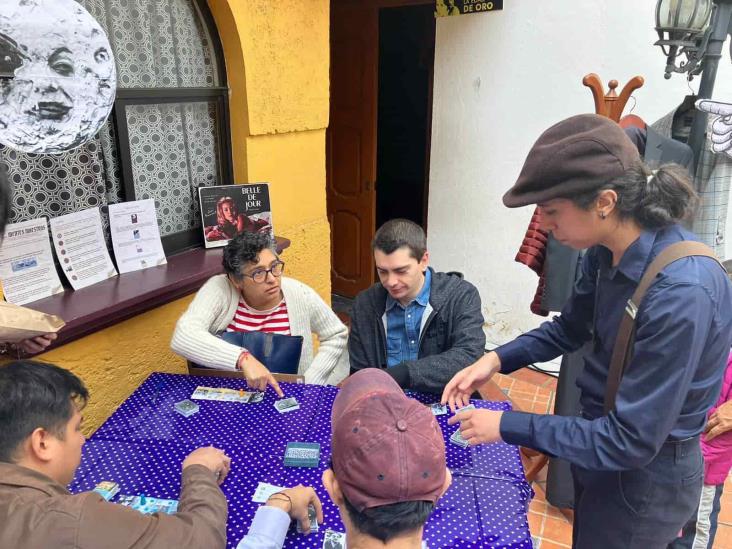 Promueven historia del cine con juegos de mesa, en Xalapa