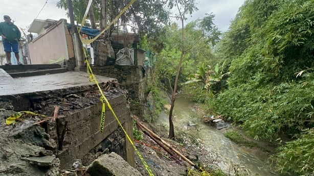Tras fuertes lluvias, colapsa puente en Poza Rica