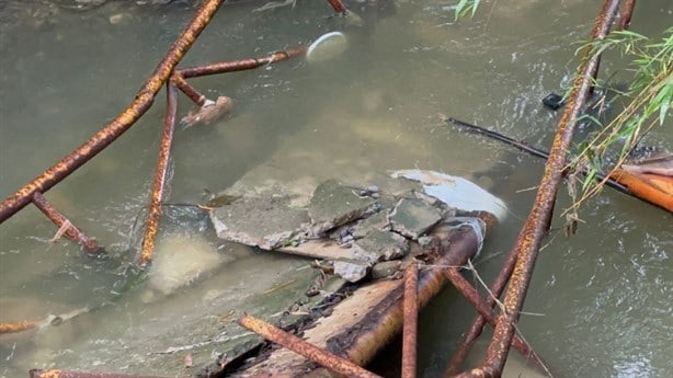 Tras fuertes lluvias, colapsa puente en Poza Rica