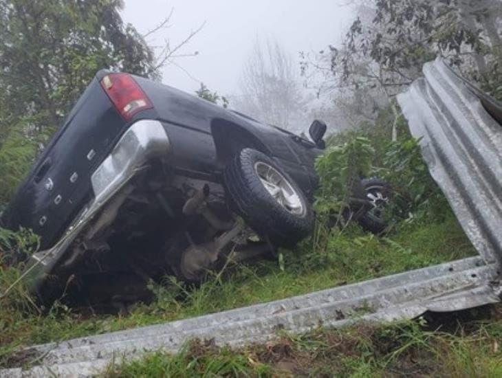 De milagro camioneta se salva de sufrir accidente en Yecuatla