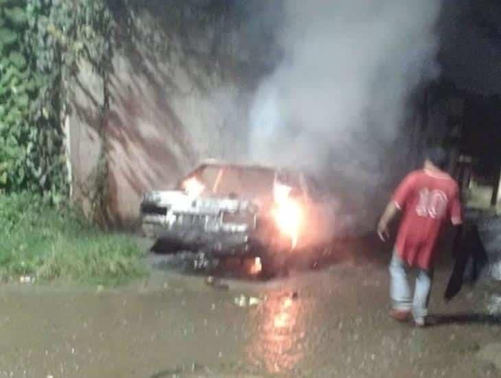 Se incendia automóvil particular en Fortín