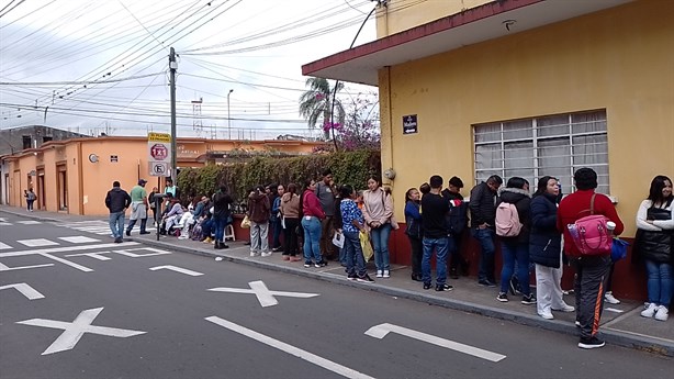 Abarrotan módulos del INE en Orizaba; ¿lograste renovar tu credencial?