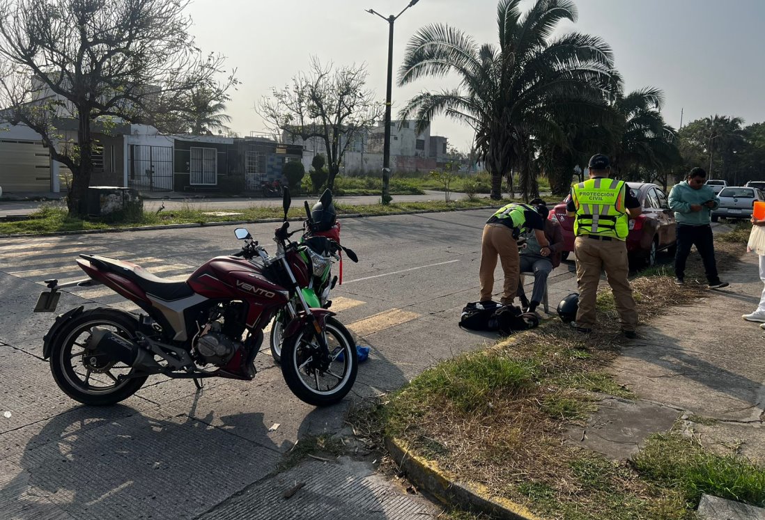 Motociclista choca contra auto en Puente Moreno: responsable se da a la fuga