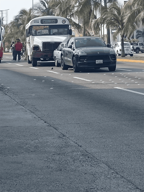 Carambola en Ejercito Mexicano: dos autos y un camión