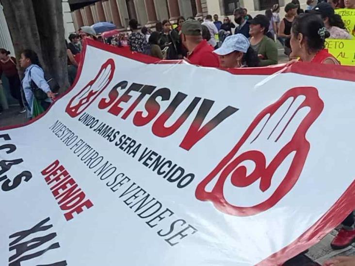 Marcha UV en Xalapa y distintas ciudades de Veracruz, exigen el aumento salarial anual
