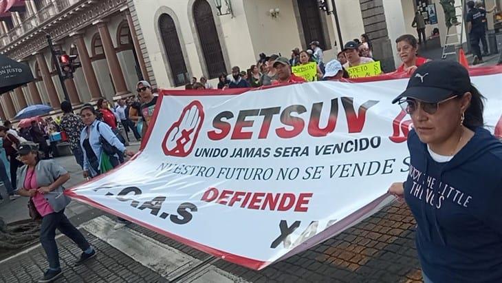 Marcha UV en Xalapa y distintas ciudades de Veracruz, exigen el aumento salarial anual