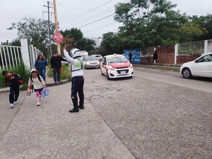 Buscan reducir accidentes viales en inmediaciones de escuelas en Poza Rica 