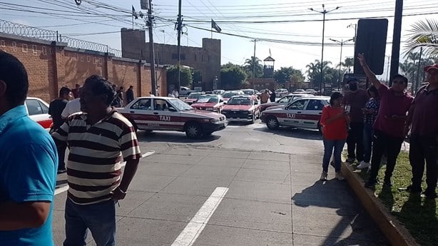 Denuncian a Policía de Orizaba por siembra de droga a taxista