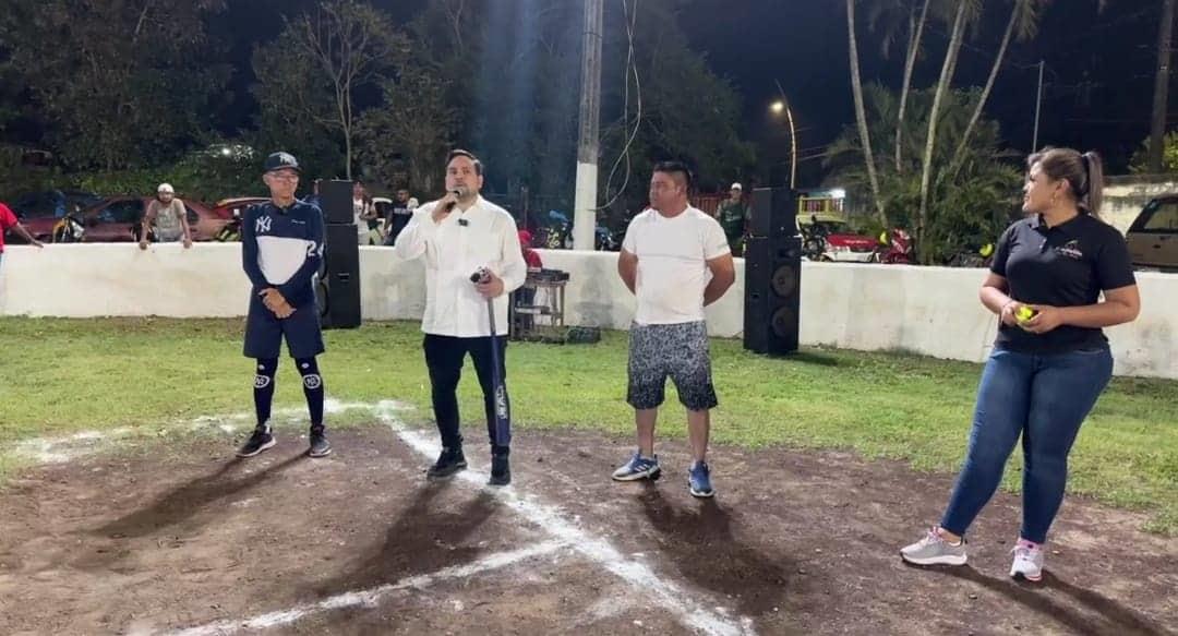 Inicia torneo de Beisbol Playero en Medellín