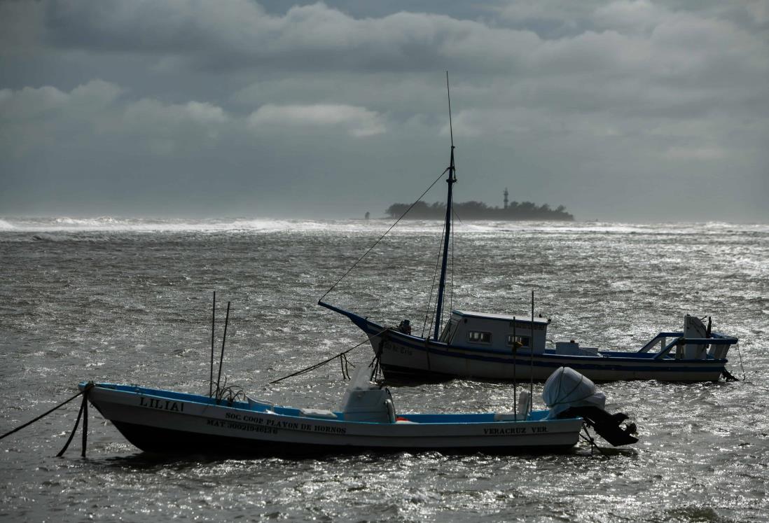 Por fuerte norte, cierran el puerto de Veracruz a la navegación menor y mayor