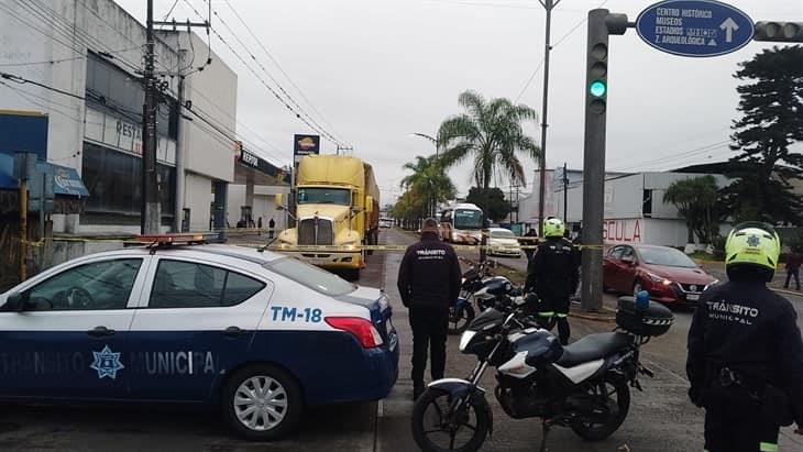 Hombre muere tras ser atropellado por un tráiler en Córdoba