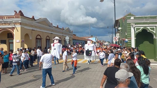 ¡Ya empezó la fiesta en Tlacotalpan! Así se vivió la Mojiganga infantil | VIDEO