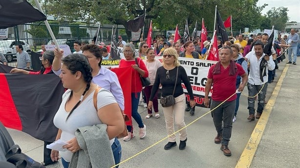 Integrantes del Setsuv protestan en Poza Rica; exigen aumento salarial del 20 %