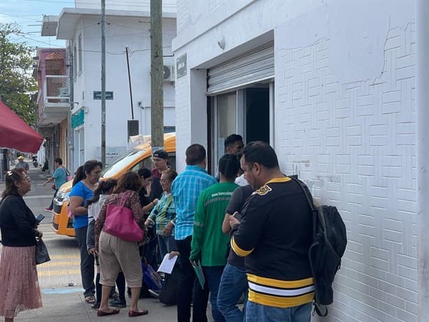 Continúan las largas filas para tramitar o renovar licencias de conducir en Veracruz