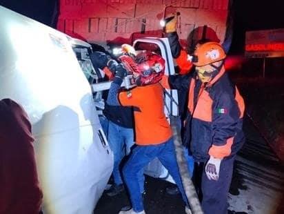 Choque contra un camión en Cerro Gordo deja cuatro lesionados 