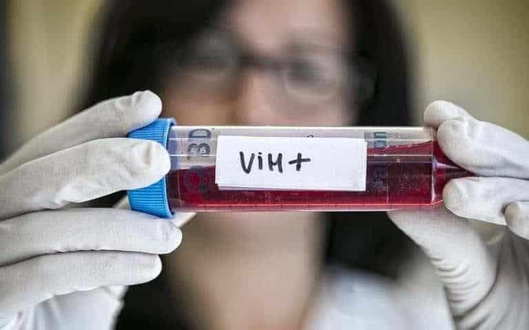Cofepris respalda la “autoprueba” para diagnóstico de VIH