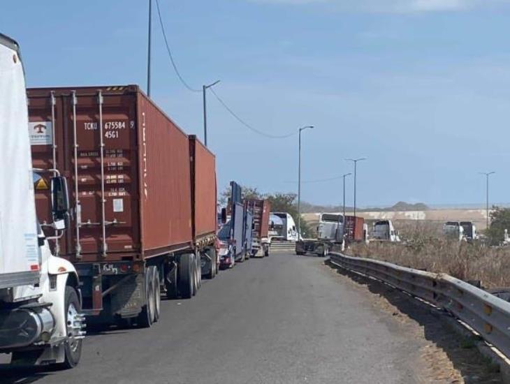 Transportistas cancelan paro nacional para dialogar con la federación