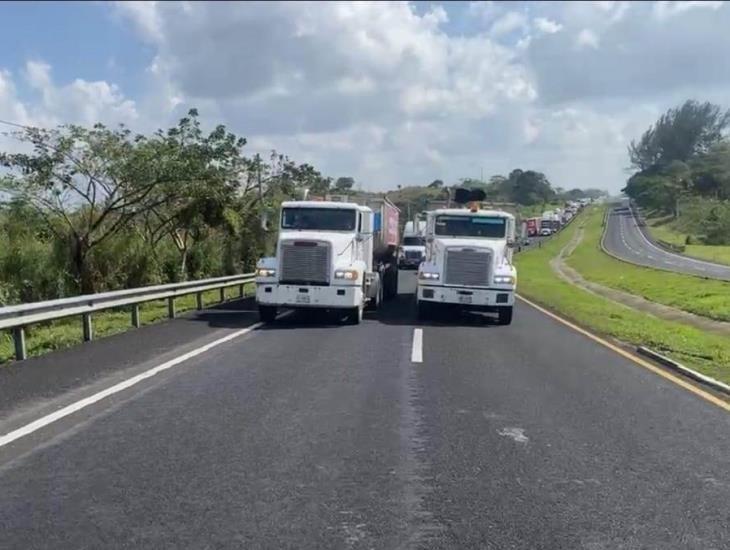 Se solidarizan transportistas del sur de Veracruz con gremio que ha sufrido inseguridad en carreteras