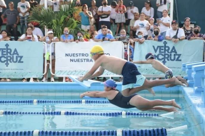 ¡Clases de natación gratis en Veracruz! Estos son los requisitos para inscribirte