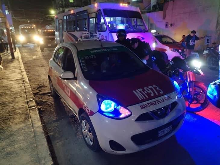 Detienen a taxista en estado de ebriedad en Martínez