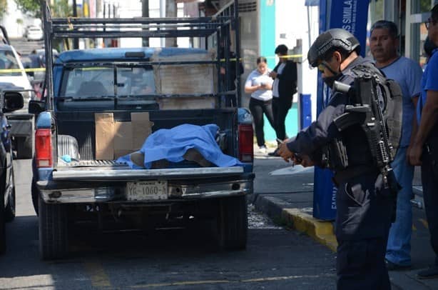 Persona de la tercera edad pierde la vida en puerta de la farmacia, en Veracruz