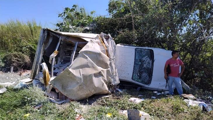 Volcadura de camión en Ixtaczoquitlán deja dos lesionados