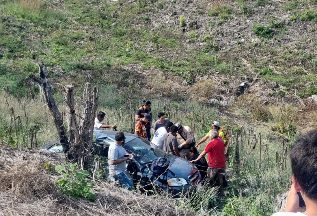 Cuatros personas heridas y un fallecido tras accidente vehicular en Rinconada