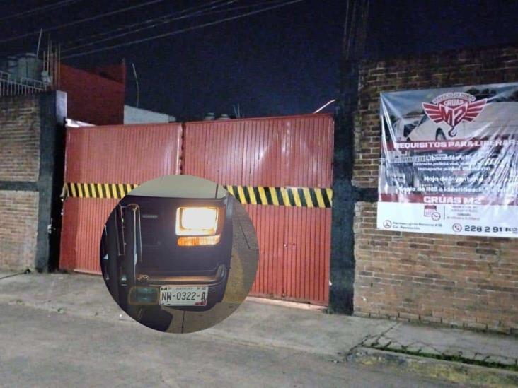 Grúas irregulares causan daños en Xalapa por inexperiencia de operadores, acusan
