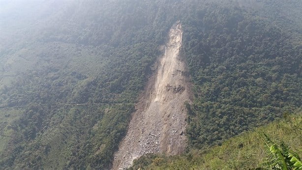 Derrumbe en Mixtla de Altamirano deja incomunicadas a 6 localidades (+ Video)