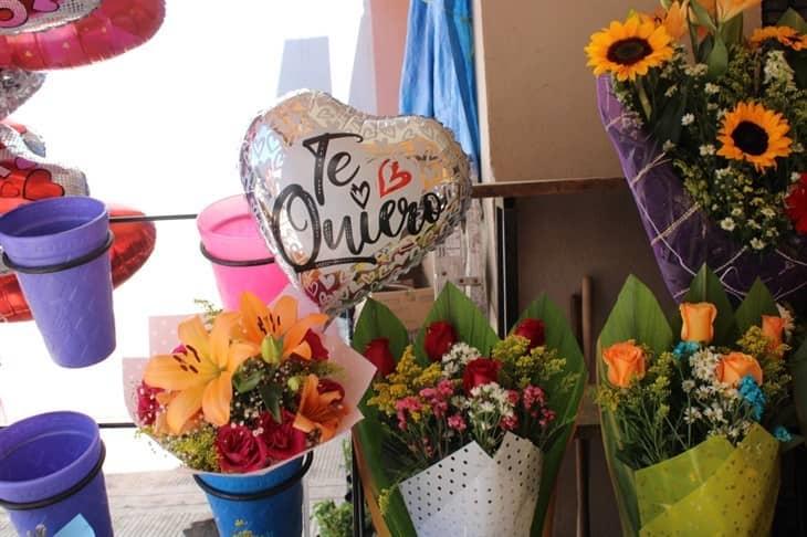 En Misantla, floristas se preparan para el Día de San Valentín 