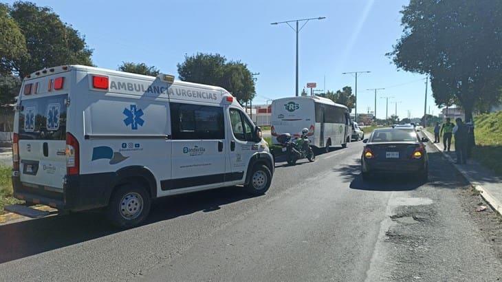 Conductor de tráiler provoca choque contra un autobús en Banderilla