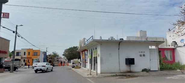 Cierran calle principal de Lomas 4 por obra de repavimentación