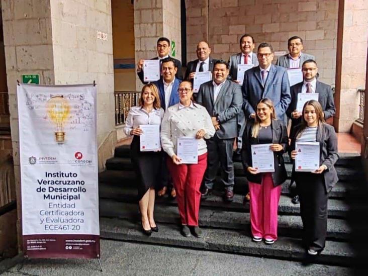 Certifican a servidores públicos municipales de Veracruz