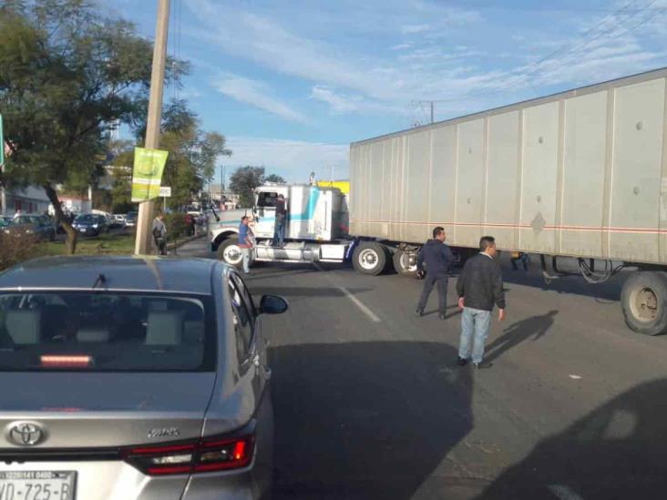 Estas son las carreteras afectadas por bloqueos; colapsan accesos a Xalapa