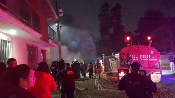 Fuego acaba con vivienda en colonia Revolución, en Xalapa