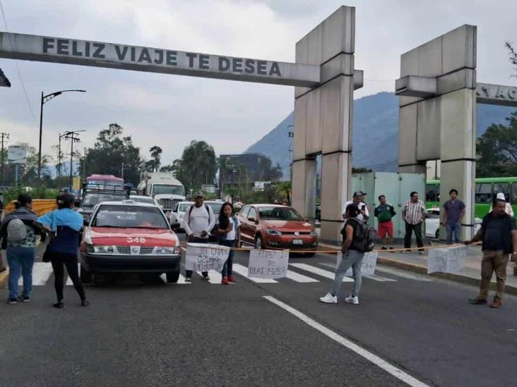 Habitantes del valle de Tuxpango bloquean accesos a Ixtaczoquitlán (+Video)