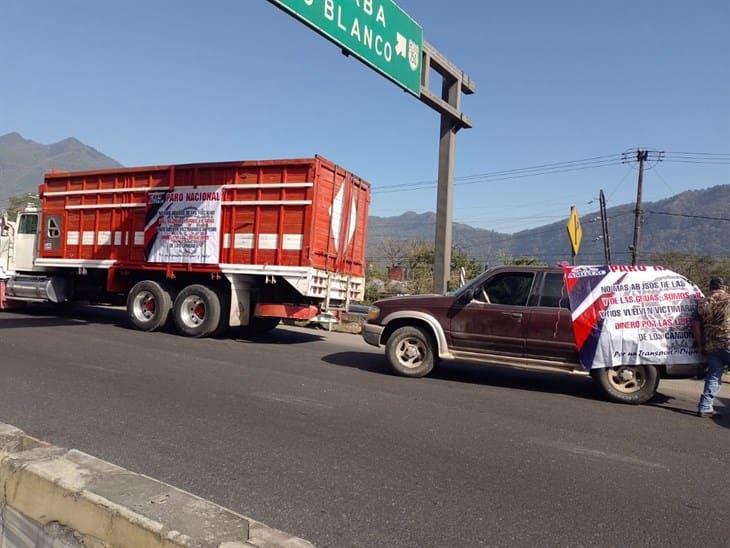 Transportistas de AMOTAC se manifiestan en las Altas Montañas