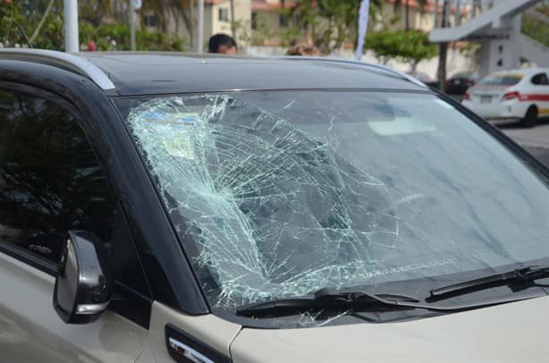 Joven motociclista se salva tras chocar contra camioneta en Costa Verde