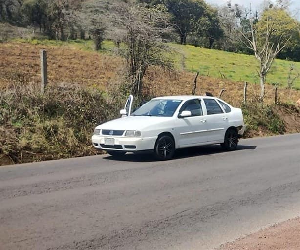 Accidente automovilístico en carrera Acatlán-Naolinco