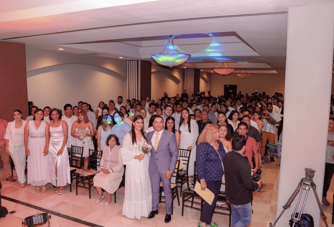Se casan 112 parejas en Bodas Colectivas del Aquarium de Veracruz