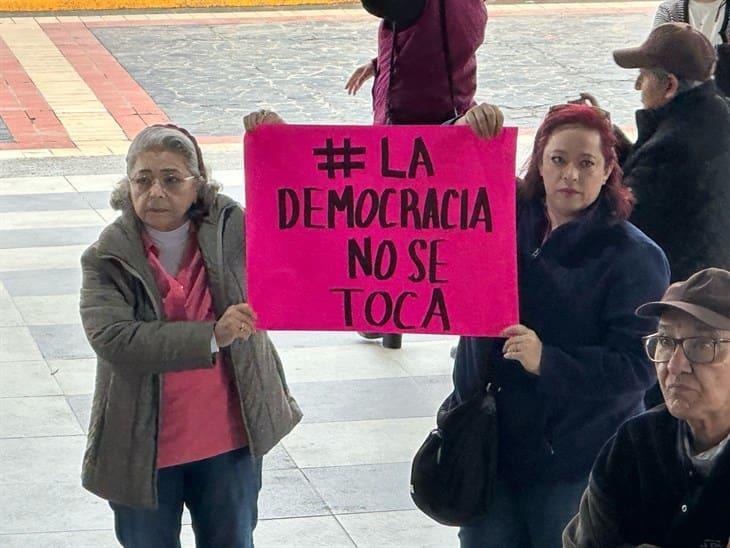 Realizan concentración por la democracia en Poza Rica