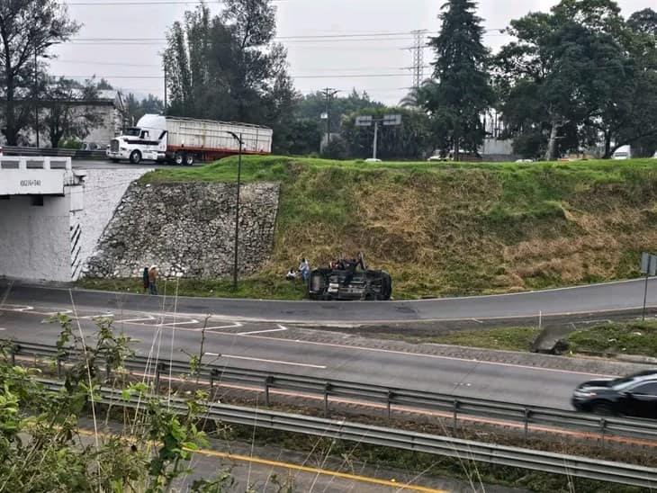 Vuelca camioneta en la autopista Puebla-Córdoba