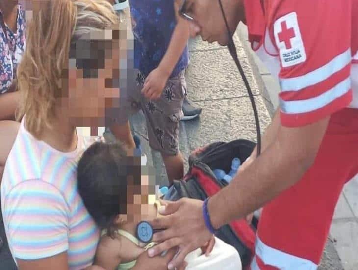Bebé que cayó al mar en Veracruz está fuera de peligro